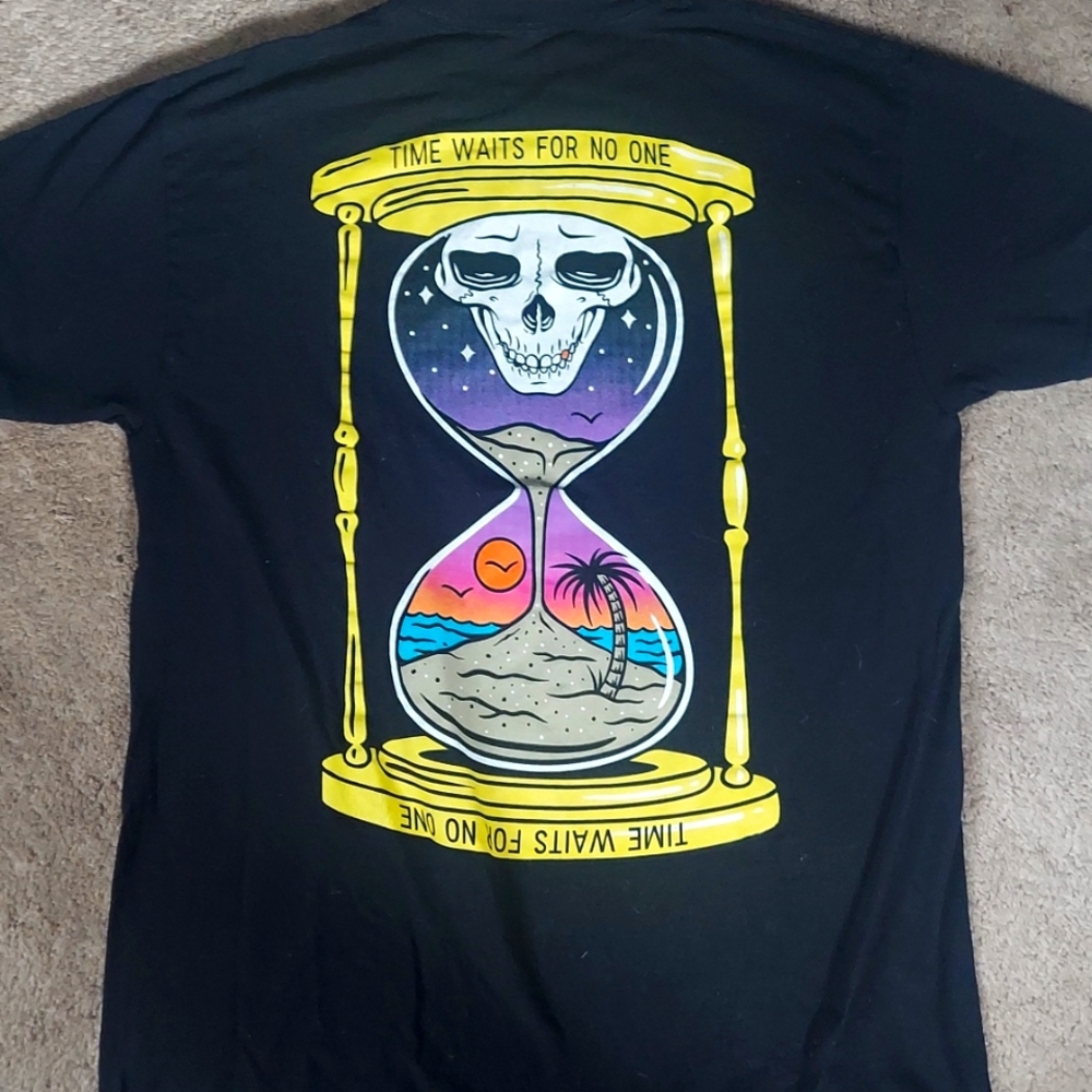 RETROFIT Brand Mfg. SIZE M tshirt
